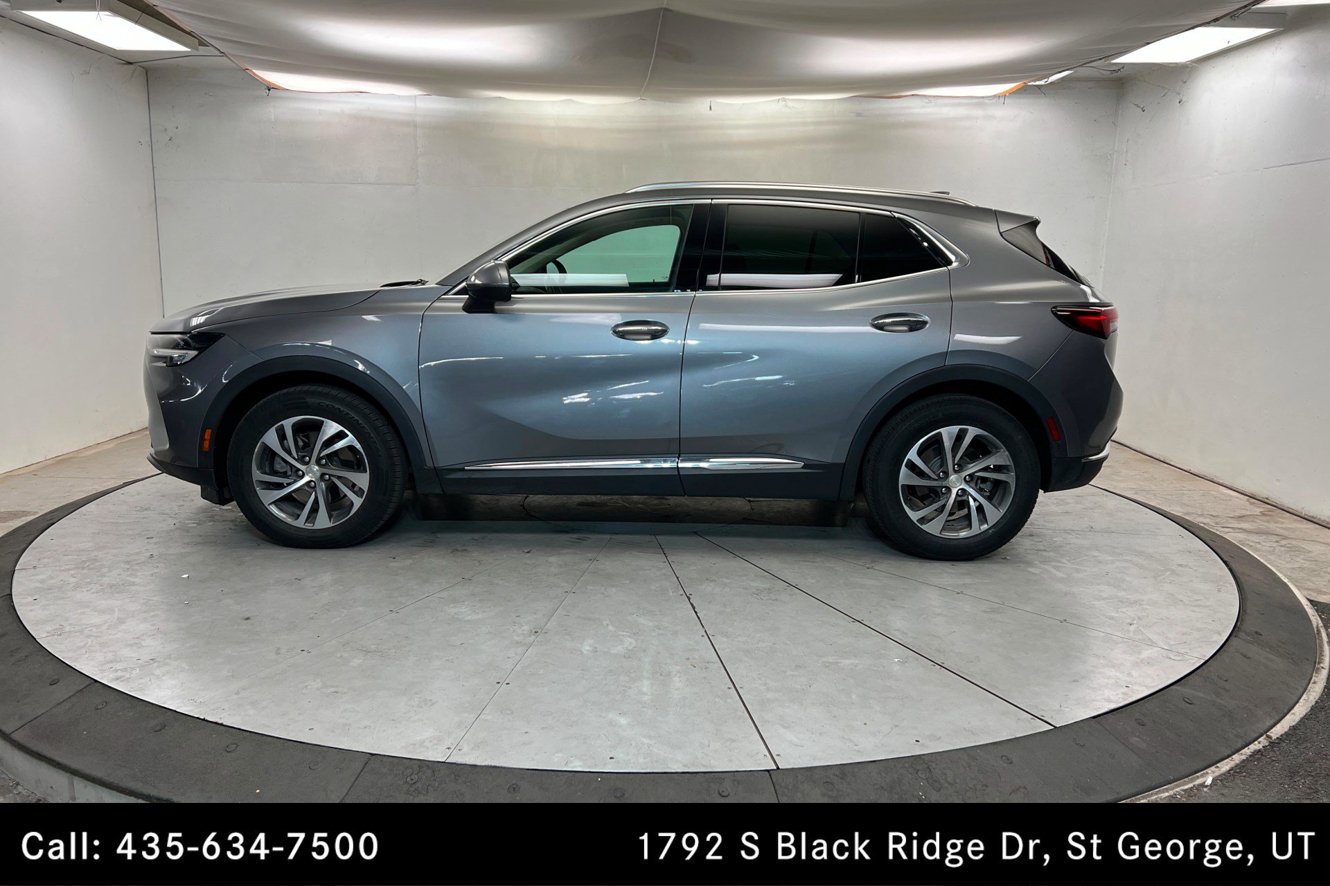 Used 2021 Buick Envision Essence image 2