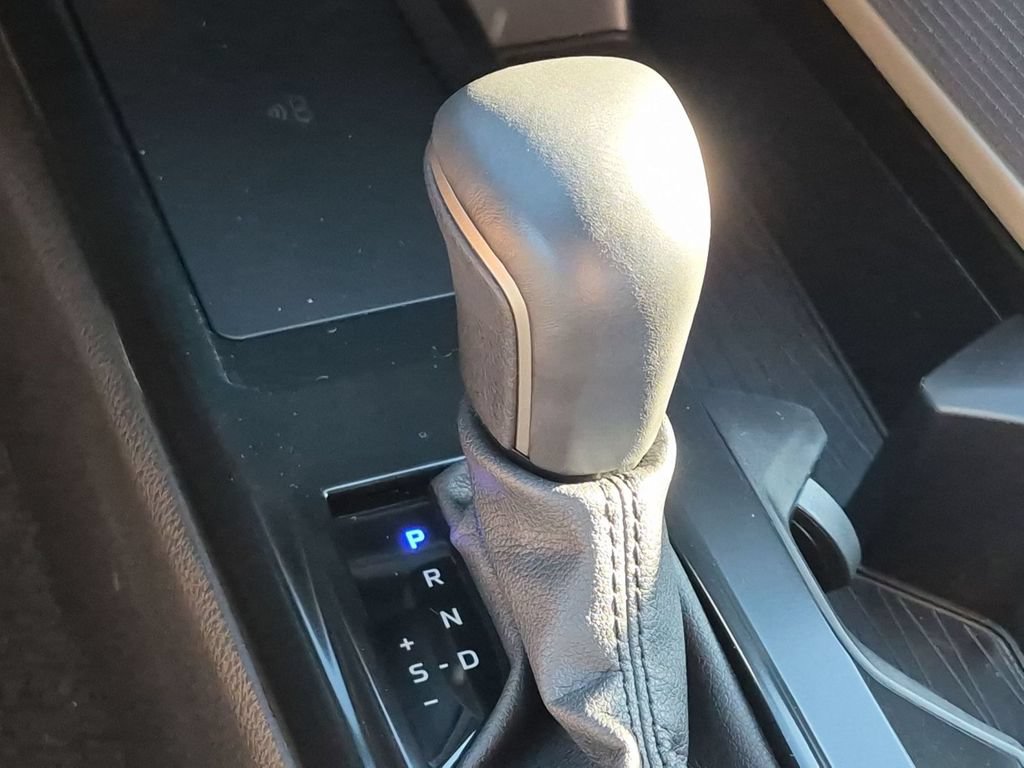 Used 2026 Toyota Camry SE FWD image 27