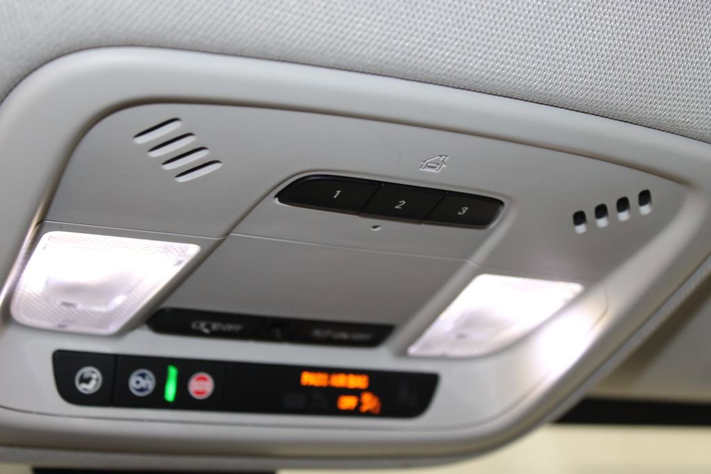 Used 2021 Chevrolet Traverse LT w/ LPO, Cargo Package image 39