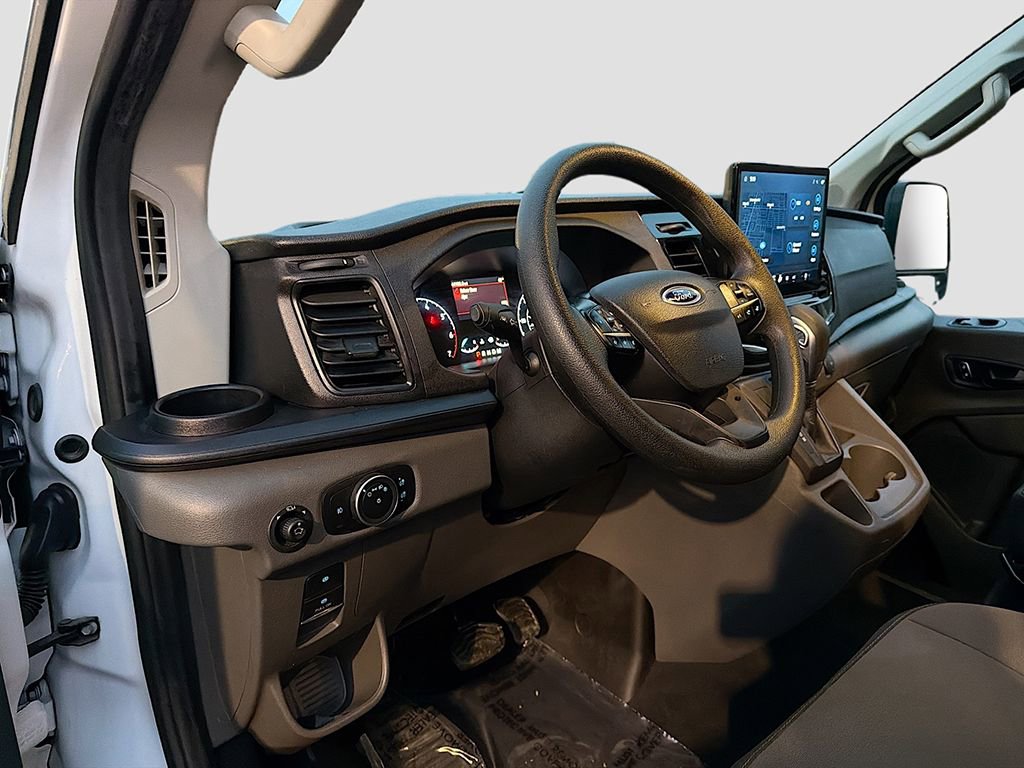 Used 2023 Ford Transit 350 XLT image 17