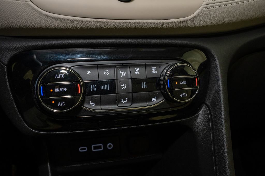 Used 2022 Buick Encore GX Select image 15