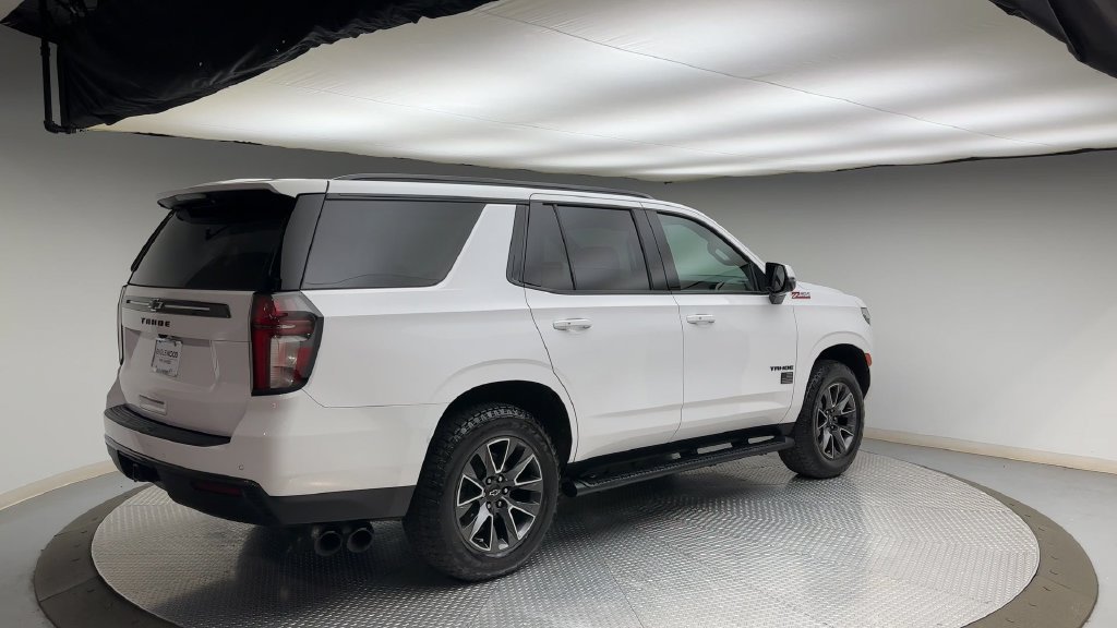 Used 2021 Chevrolet Tahoe Z71 w/ Luxury Package AWD/4WD image 2
