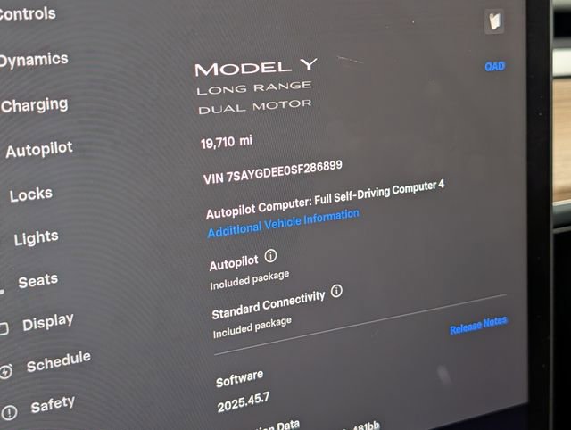 Used 2025 Tesla Model Y Long Range image 23