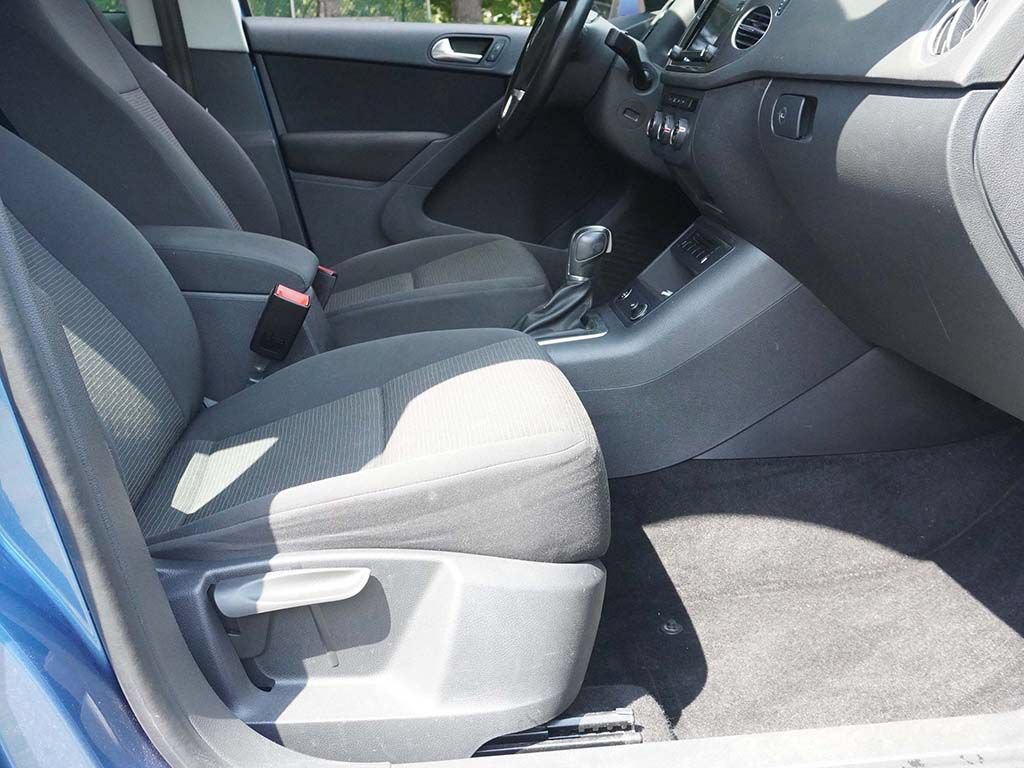 Used 2018 Volkswagen Tiguan Limited w/ Premium Package AWD/4WD image 24