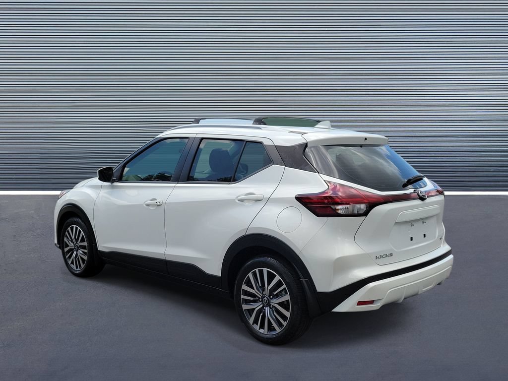 Used 2024 Nissan Kicks SV FWD image 4