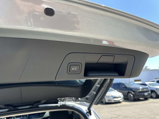 Used 2023 Buick Envision Essence w/ Sport Touring Package image 17