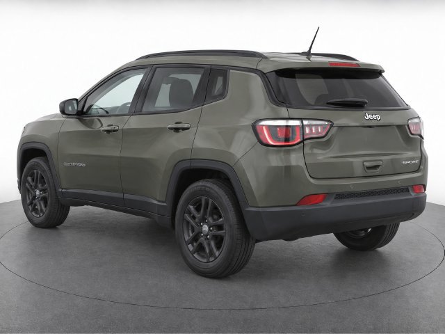 Used 2018 Jeep Compass Sport w/ Tech Group FWD image 3