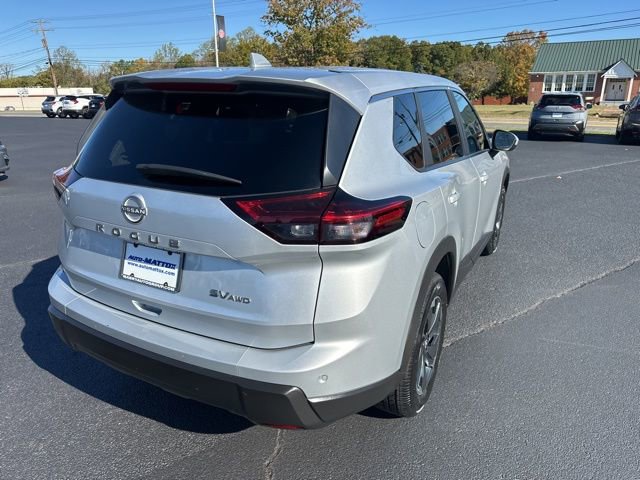 Used 2024 Nissan Rogue SV image 7