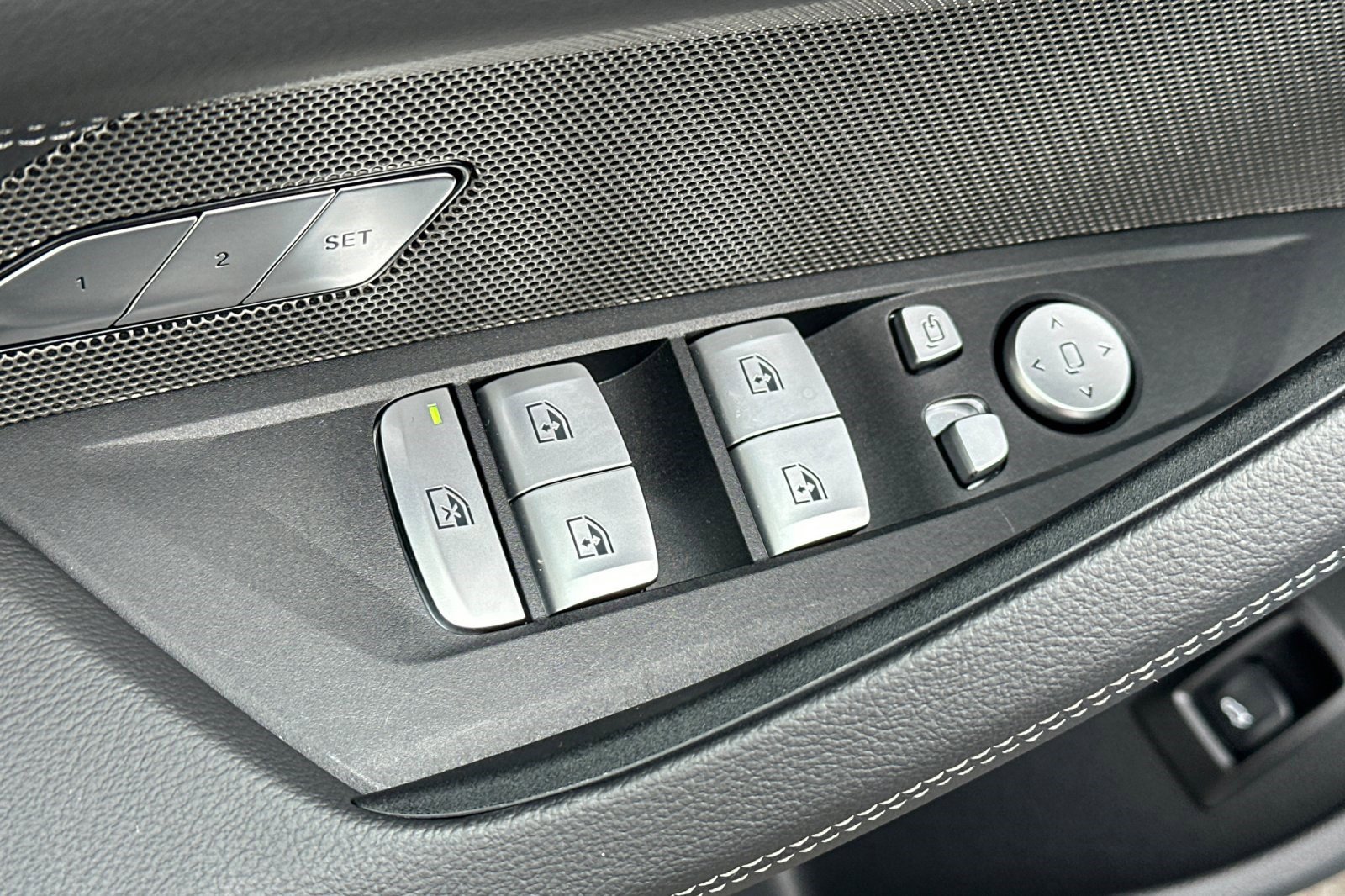 Used 2025 BMW i4 eDrive40 w/ Premium Package image 13