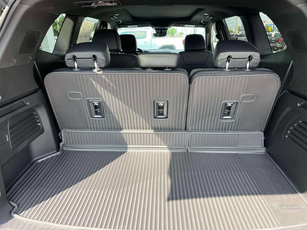 New 2027 GMC Acadia Denali w/ LPO, Floor Liner Package AWD/4WD image 18