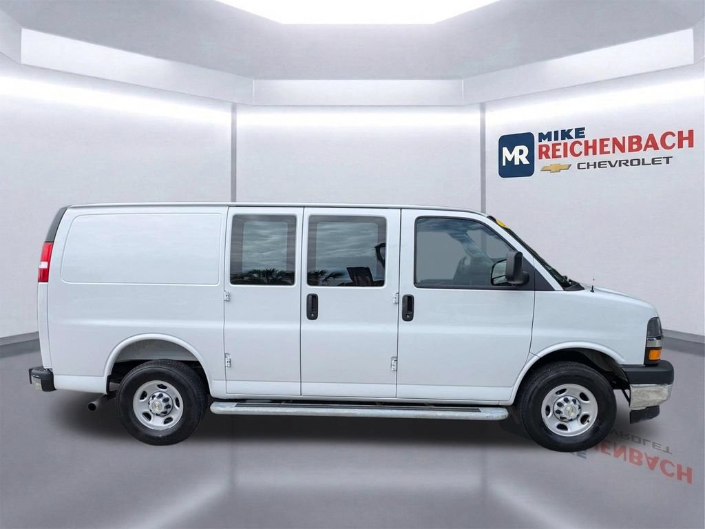 Used 2025 Chevrolet Express 2500 w/ Driver Convenience Package RWD image 3