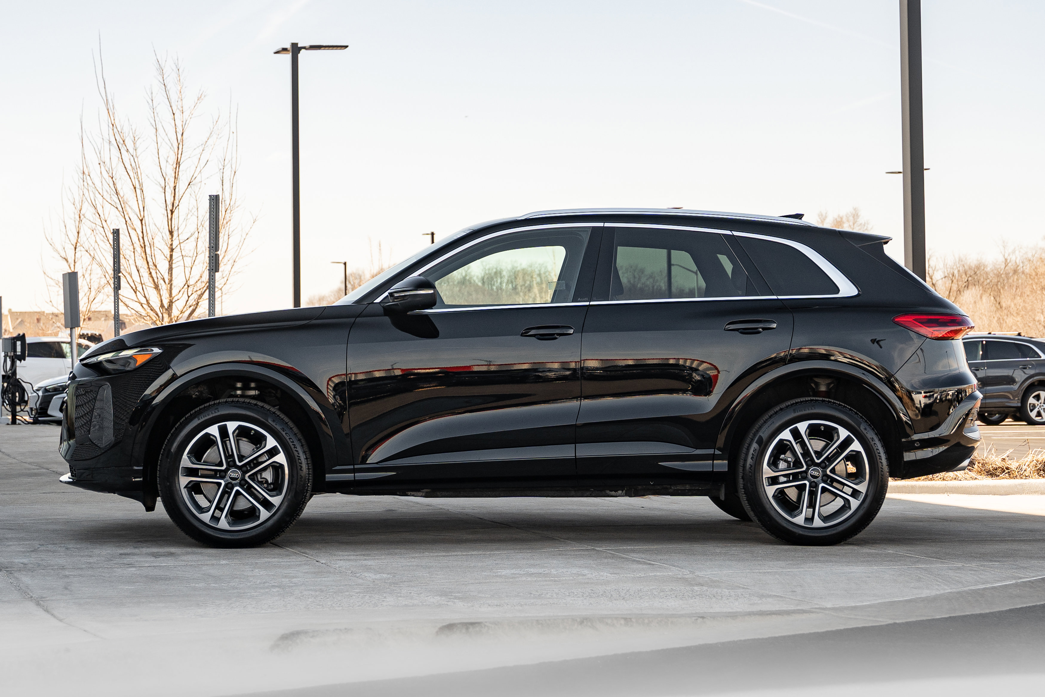 Certified 2025 Audi Q5 Premium w/ Convenience Package image 6