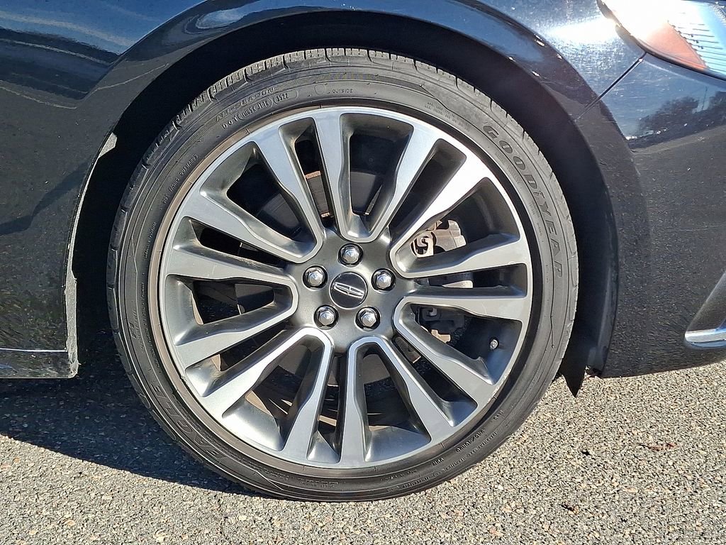 Used 2018 Lincoln Continental Reserve w/ Continental Climate Package image 11