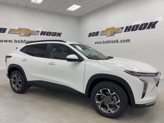 New 2026 Chevrolet Trax LT w/ Driver Confidence Package FWD image 3