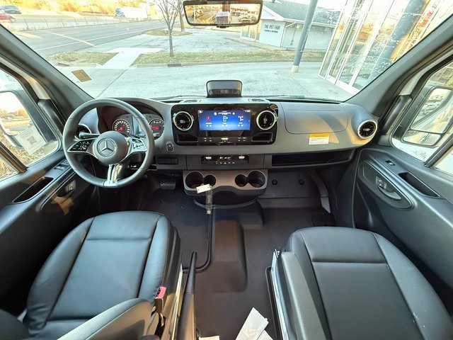 New 2025 Mercedes-Benz Sprinter 2500 image 26