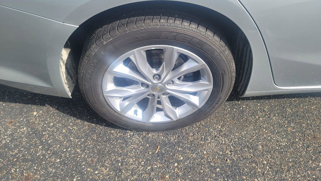 Used 2020 Chevrolet Malibu LT image 13