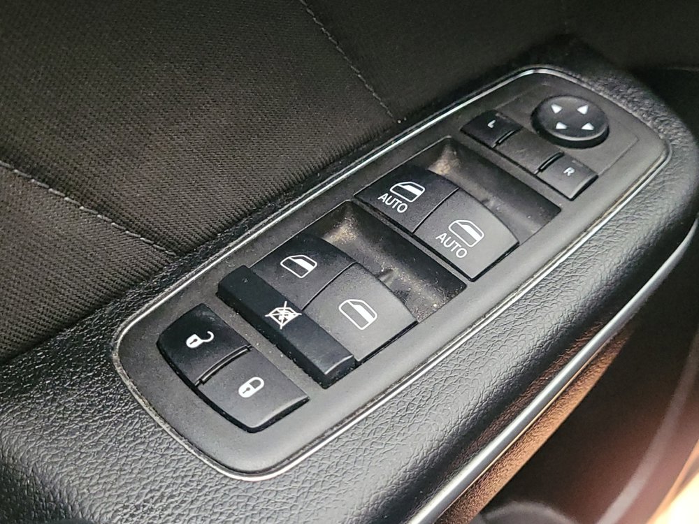 Used 2022 Dodge Charger SXT image 27