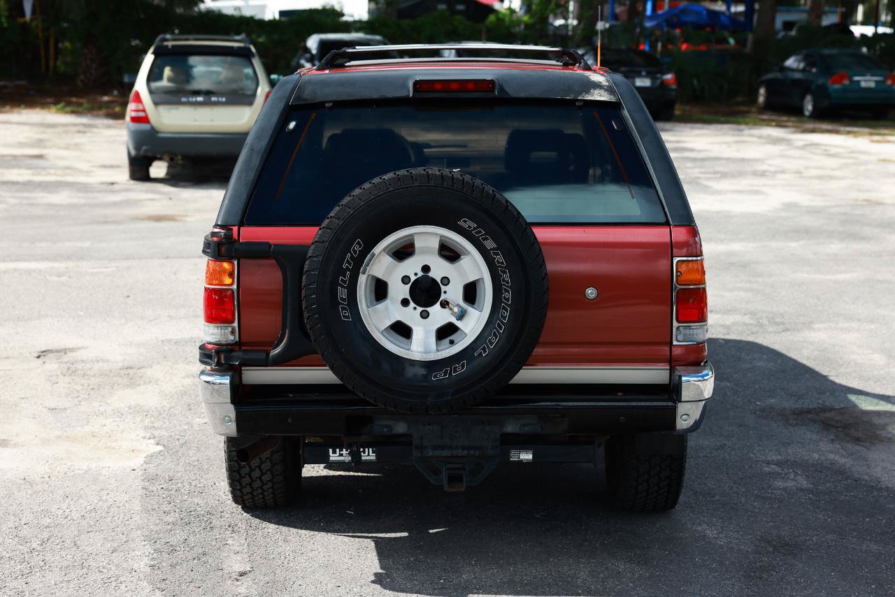 Used 1994 Isuzu Rodeo LS RWD image 9