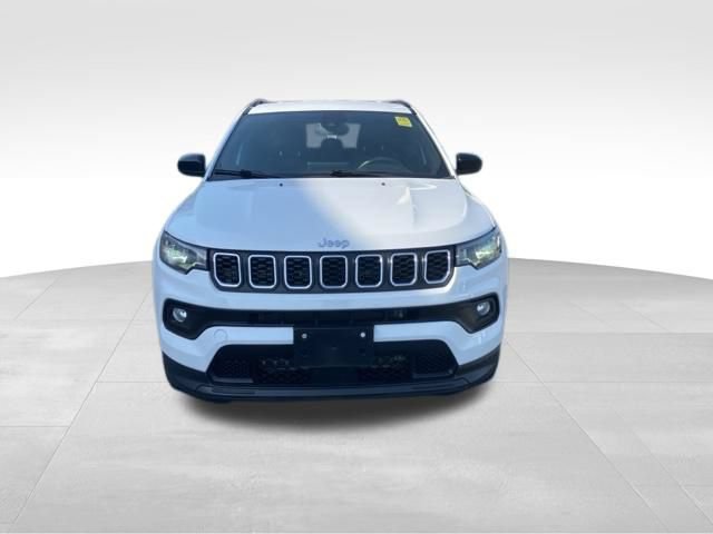 Used 2024 Jeep Compass Latitude AWD/4WD image 30
