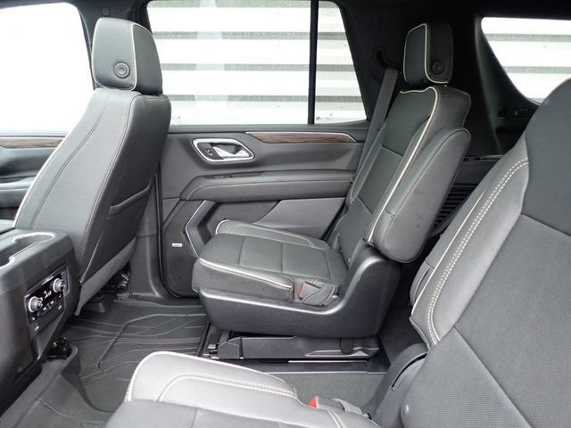 Used 2024 Chevrolet Tahoe Premier w/ Premium Package AWD/4WD image 19