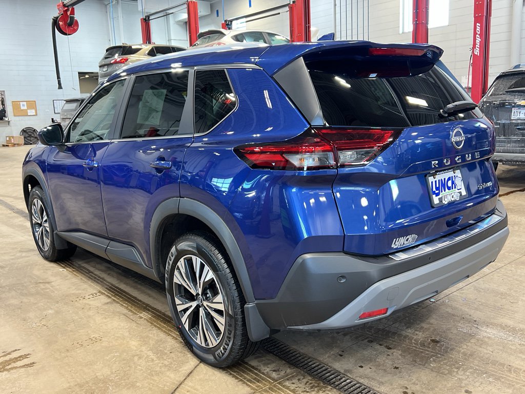 Used 2023 Nissan Rogue SV w/ SV Premium B Package image 2