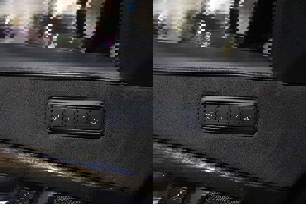 Used 2020 Cadillac Escalade ESV Platinum AWD/4WD image 20