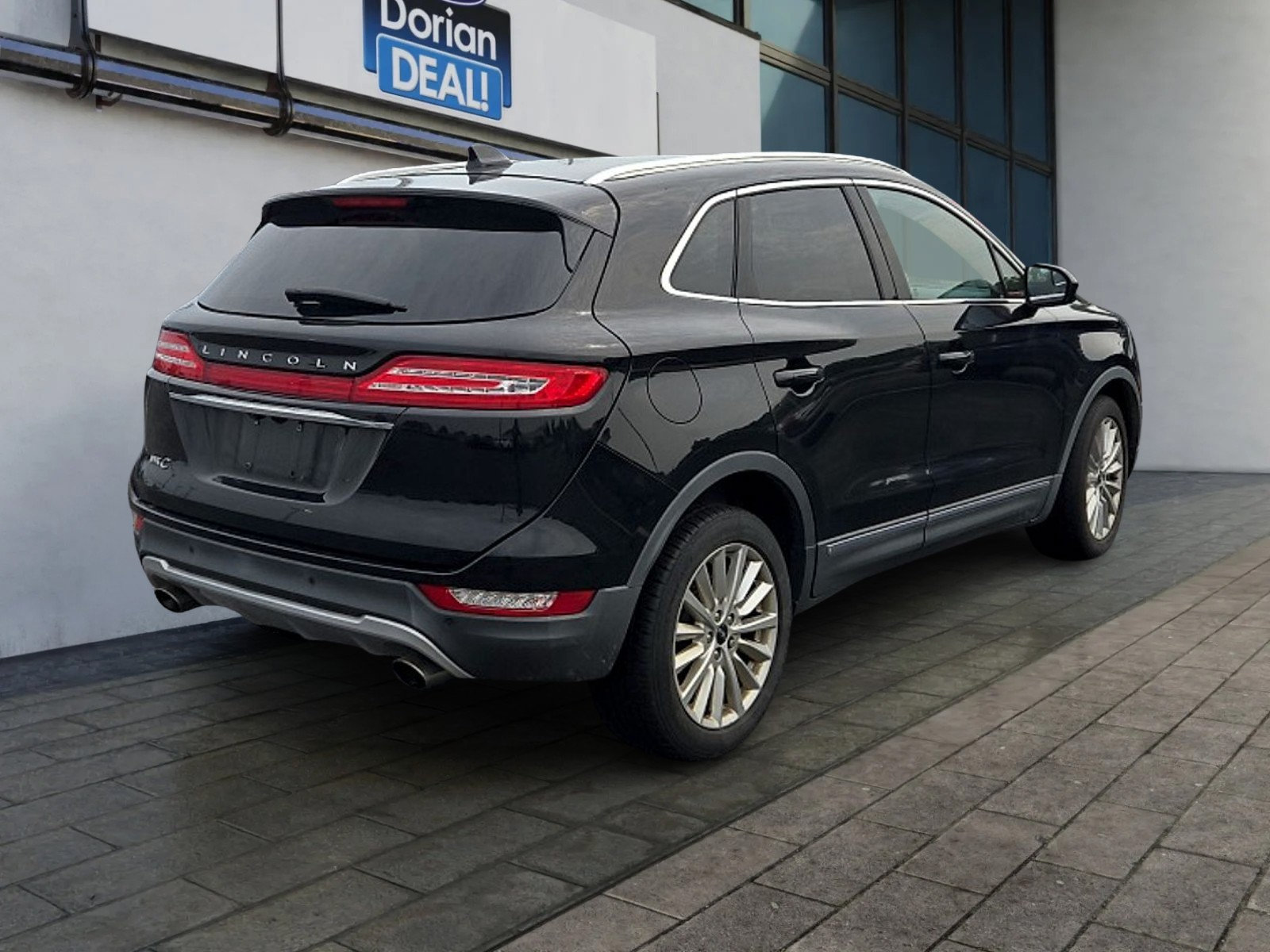 Used 2019 Lincoln MKC Premiere FWD image 3