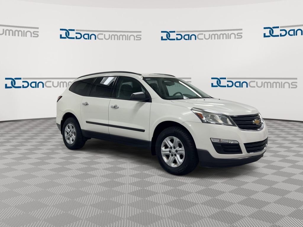 Used 2015 Chevrolet Traverse LS image 2