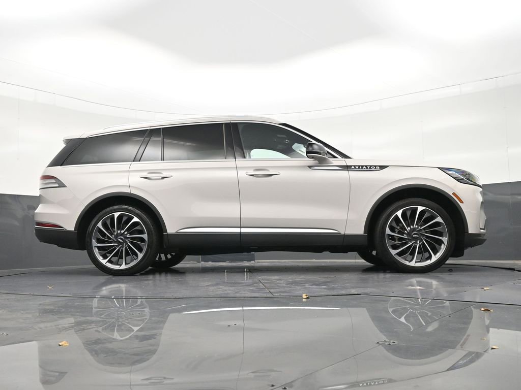 Used 2025 Lincoln Aviator Reserve w/ Illumination Package image 29
