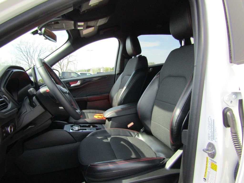 Used 2023 Ford Escape ST-Line Select w/ Tech Pack #2 AWD/4WD image 12