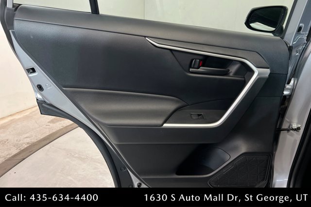 Used 2025 Toyota RAV4 LE AWD/4WD image 18