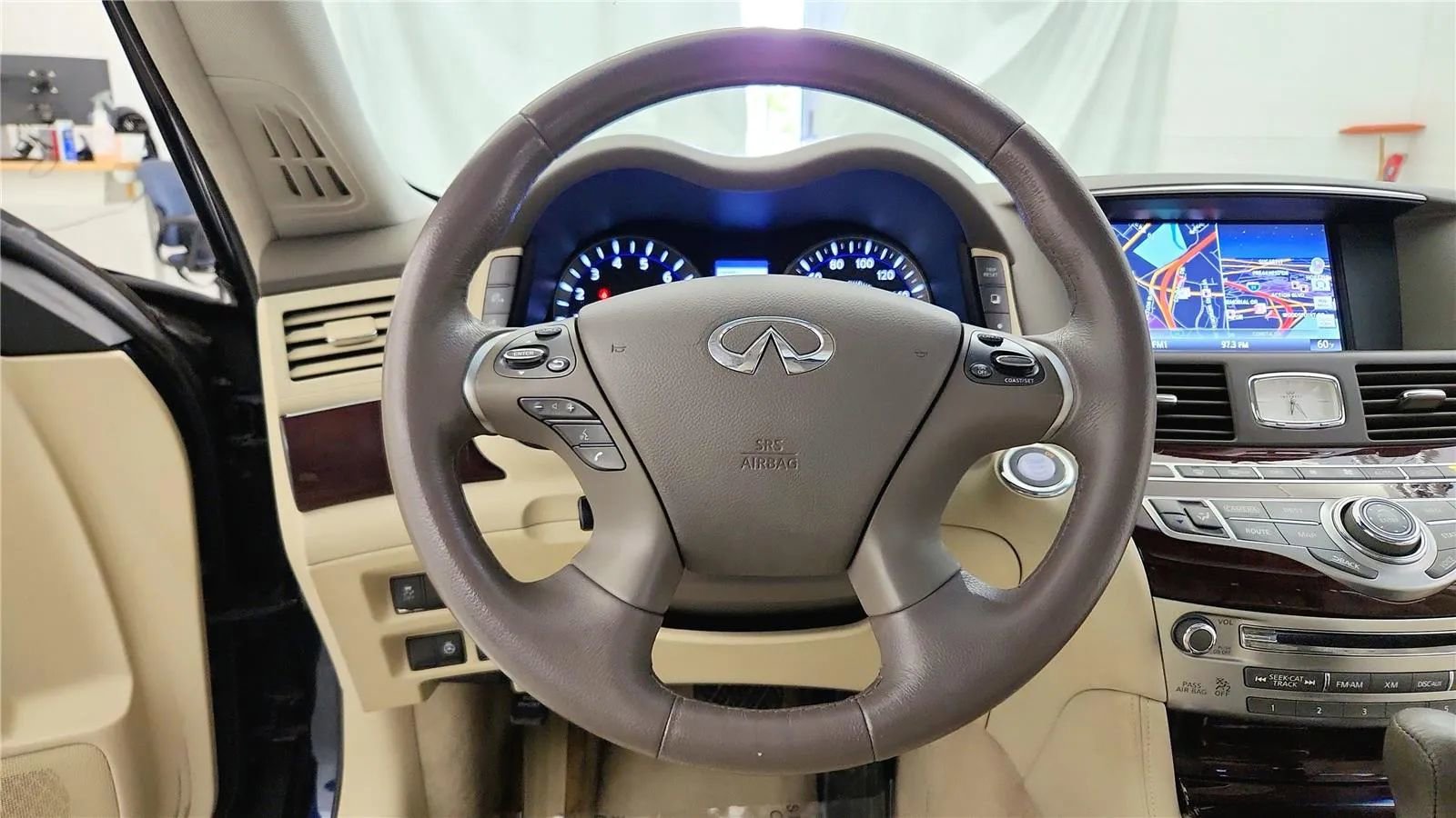 Used 2016 INFINITI Q70 L 3.7 AWD/4WD image 33