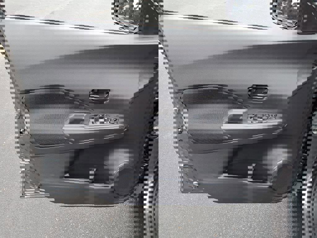 New 2025 Nissan Kicks Play S image 8