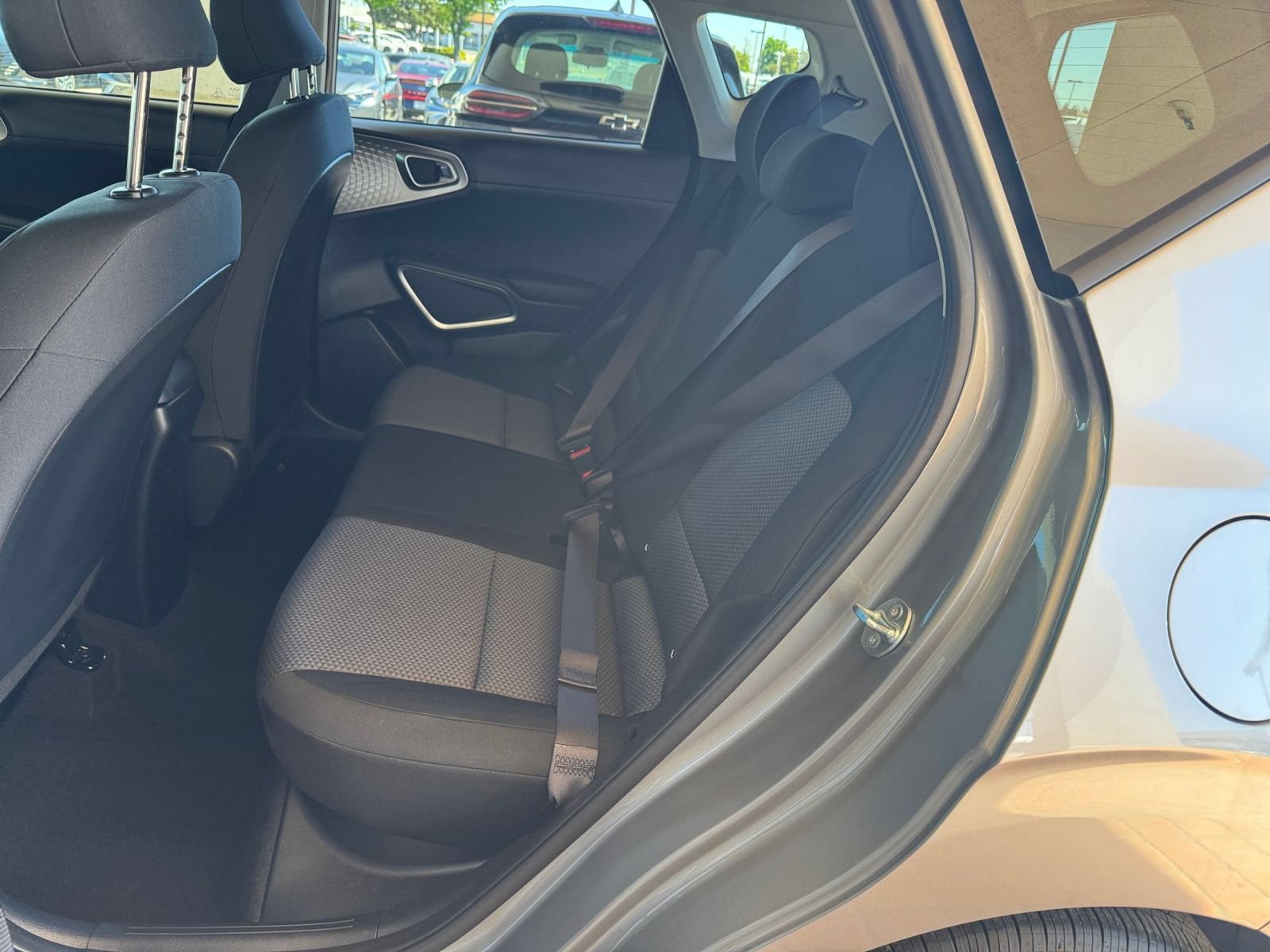 Used 2025 Kia Soul LX w/ LX Technology Package FWD image 25