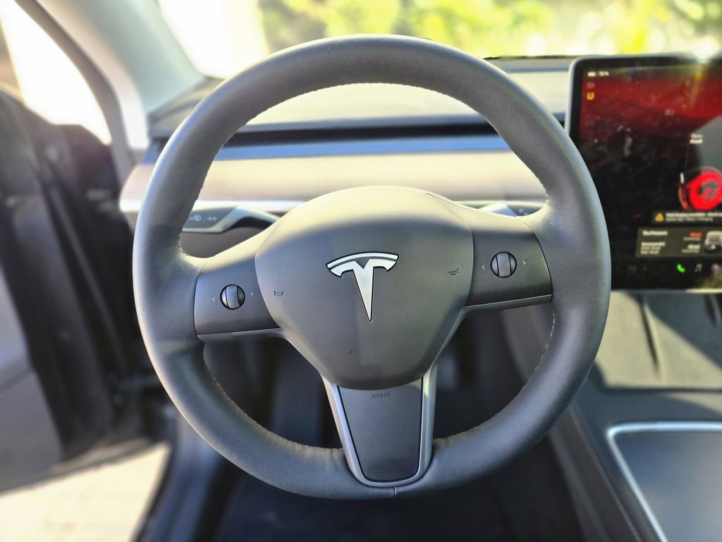 Used 2025 Tesla Model Y Long Range image 15