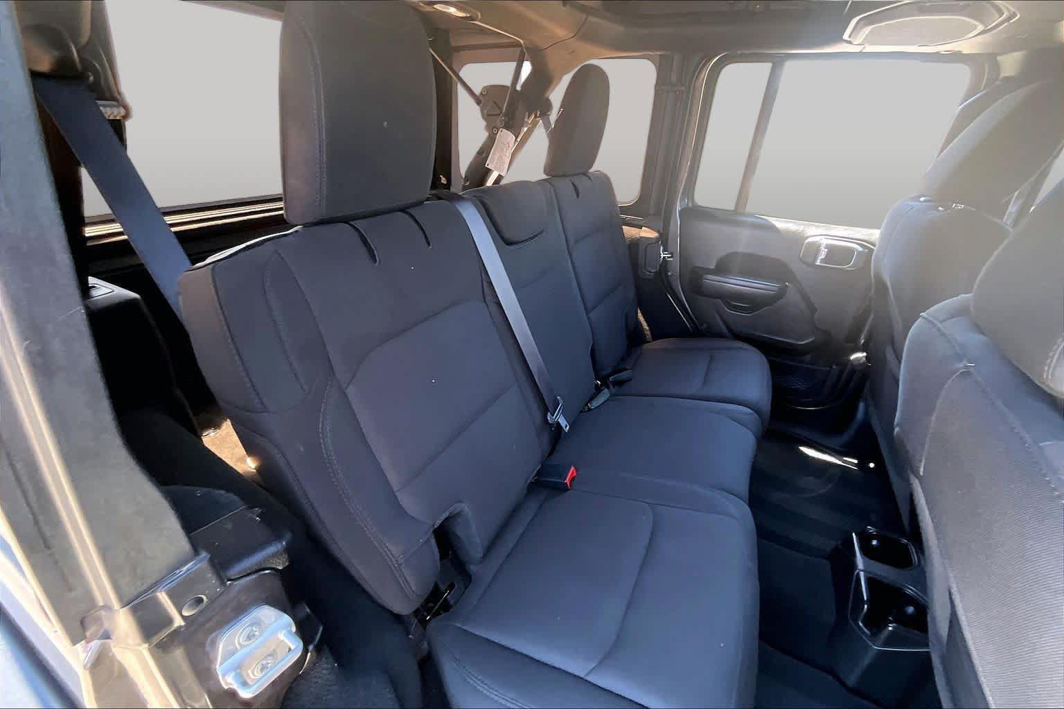 Used 2022 Jeep Wrangler Unlimited Sport AWD/4WD image 18