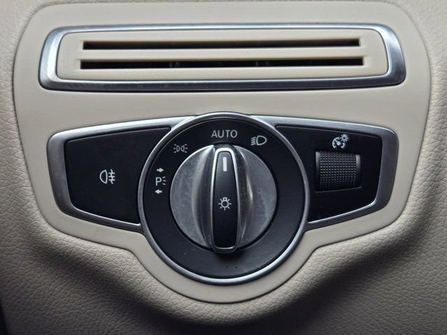 Used 2020 Mercedes-Benz C 300 Sedan image 22