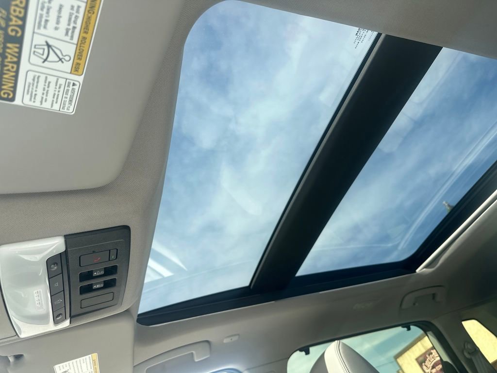 Certified 2024 Nissan Rogue SL w/ SL Premium Package FWD image 24