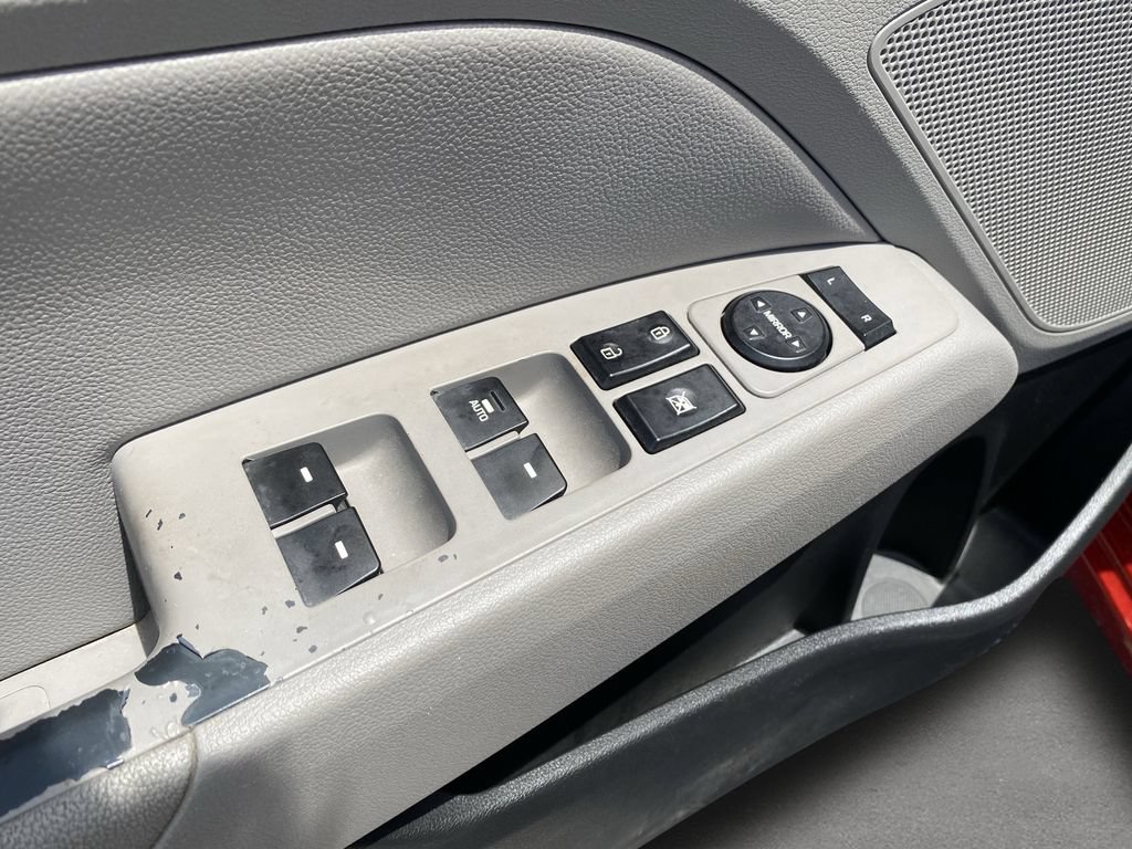 Used 2019 Hyundai Elantra Limited FWD image 19