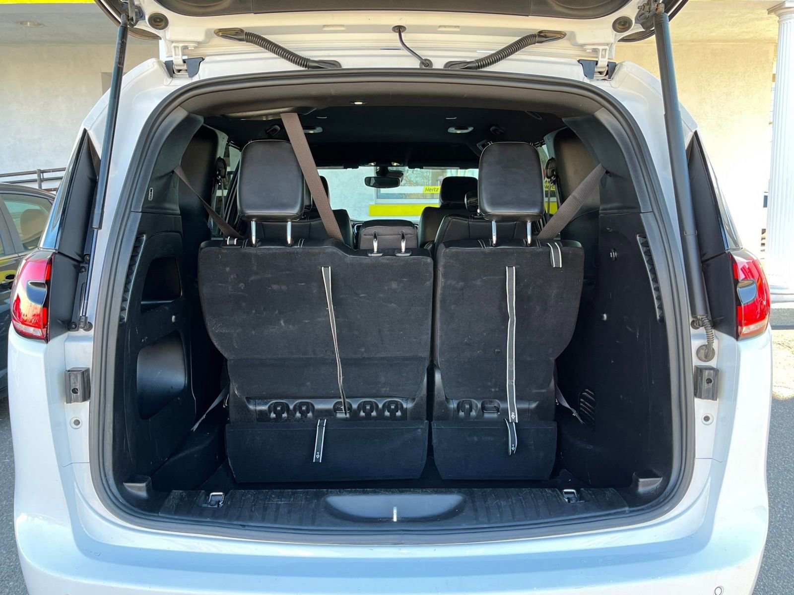 Used 2025 Chrysler Pacifica Select image 29