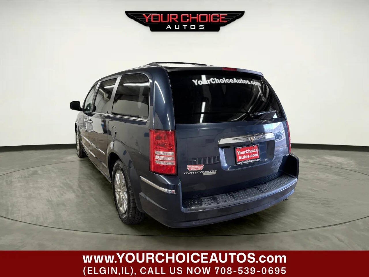 Used 2008 Chrysler Town & Country Limited w/ Trailer Tow Group FWD image 3