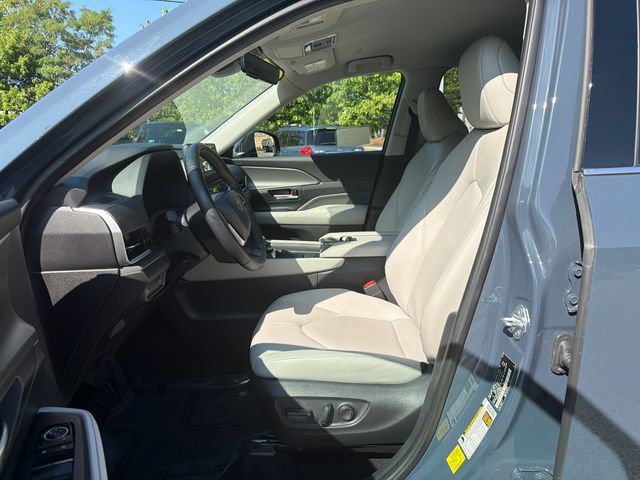 Certified 2025 Toyota Grand Highlander AWD Hybrid image 29