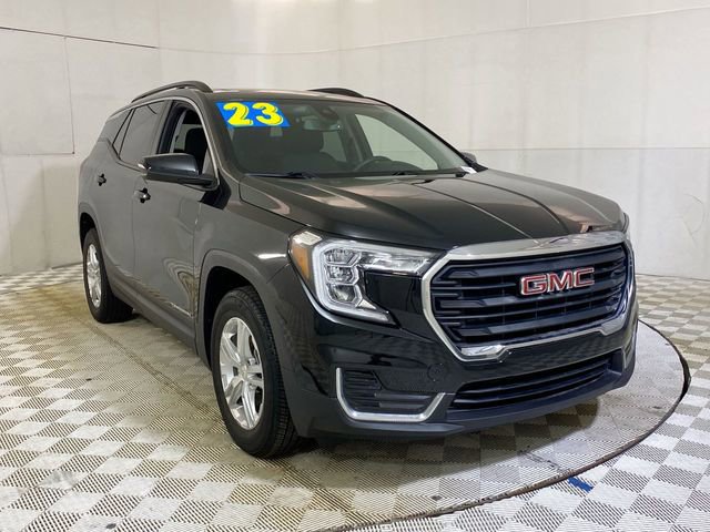 Used 2023 GMC Terrain SLE w/ Driver Convenience Package image 1