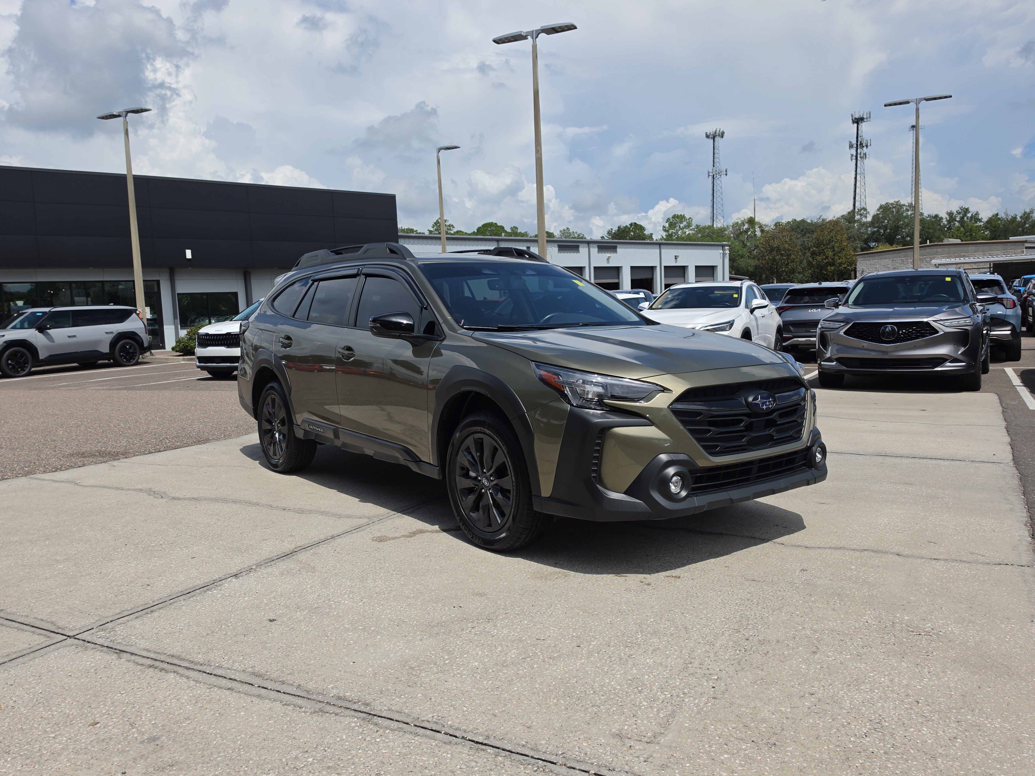 Used 2025 Subaru Outback Onyx Edition AWD/4WD image 2