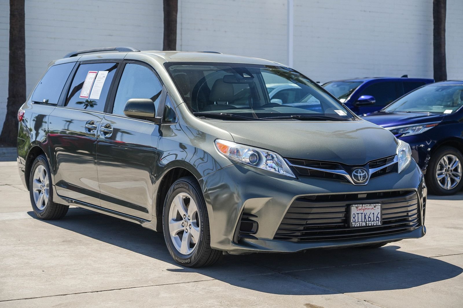 Certified 2020 Toyota Sienna LE w/ Carpet Mat Package FWD image 5
