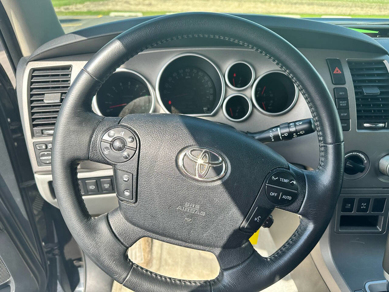 Used 2010 Toyota Sequoia Limited AWD/4WD image 11
