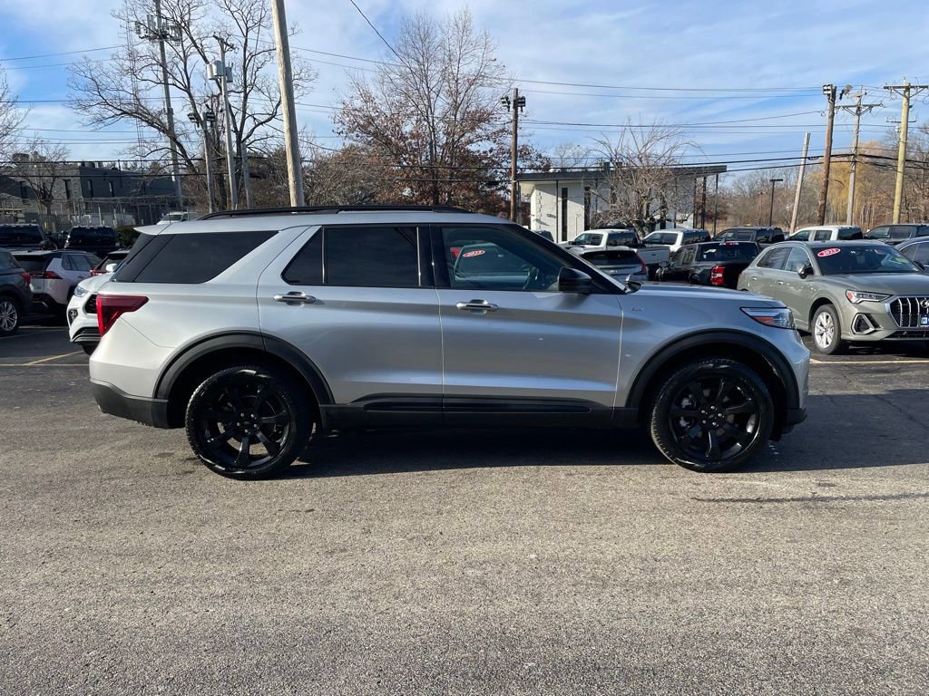 Used 2024 Ford Explorer ST-Line w/ Class IV Trailer Tow Package AWD/4WD image 7