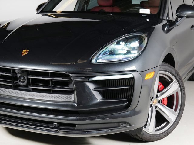 Certified 2025 Porsche Macan S AWD/4WD image 31