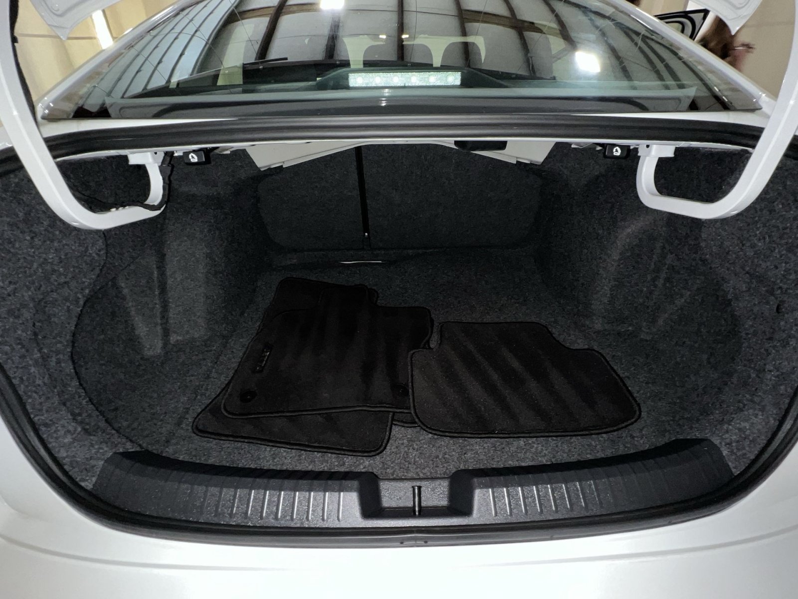 Used 2025 Volkswagen Jetta S FWD image 33