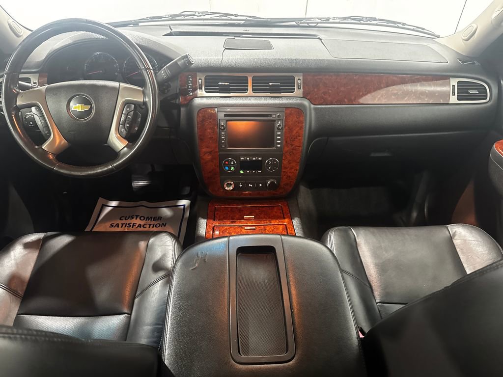 Used 2011 Chevrolet Avalanche LTZ AWD/4WD image 29